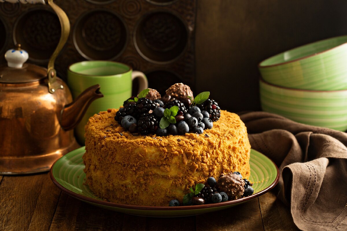 Как приготовить идеальный медовик: советы и секреты