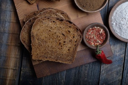 Неповторимый домашний хлеб с томатами и ржаным солодом