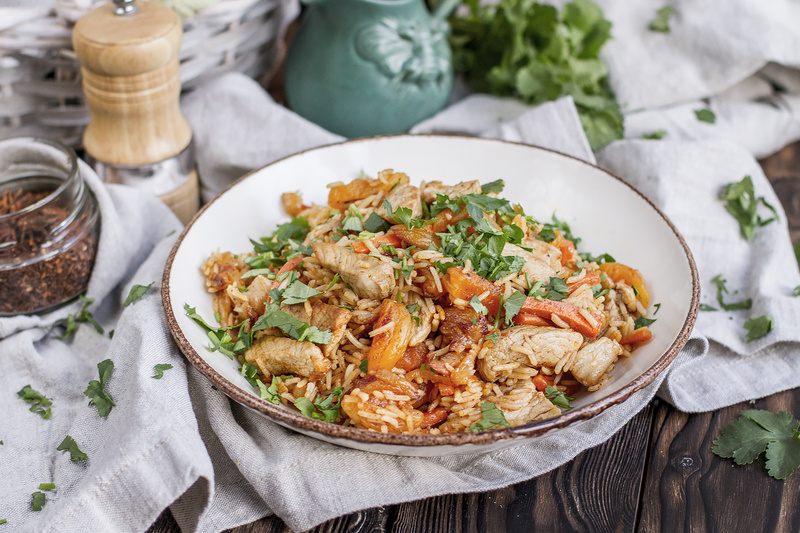 Как приготовить изысканный плов со свининой и курагой