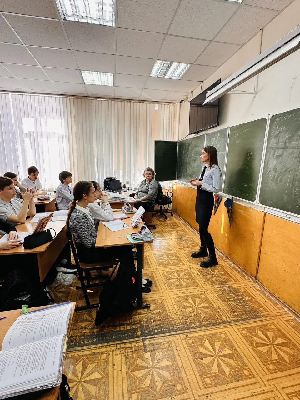 В Костроме полицейские учат старшеклассников безопасному поведению в сети Интернет В Костроме полицейские учат старшеклассников безопасному поведению в сети Интернет