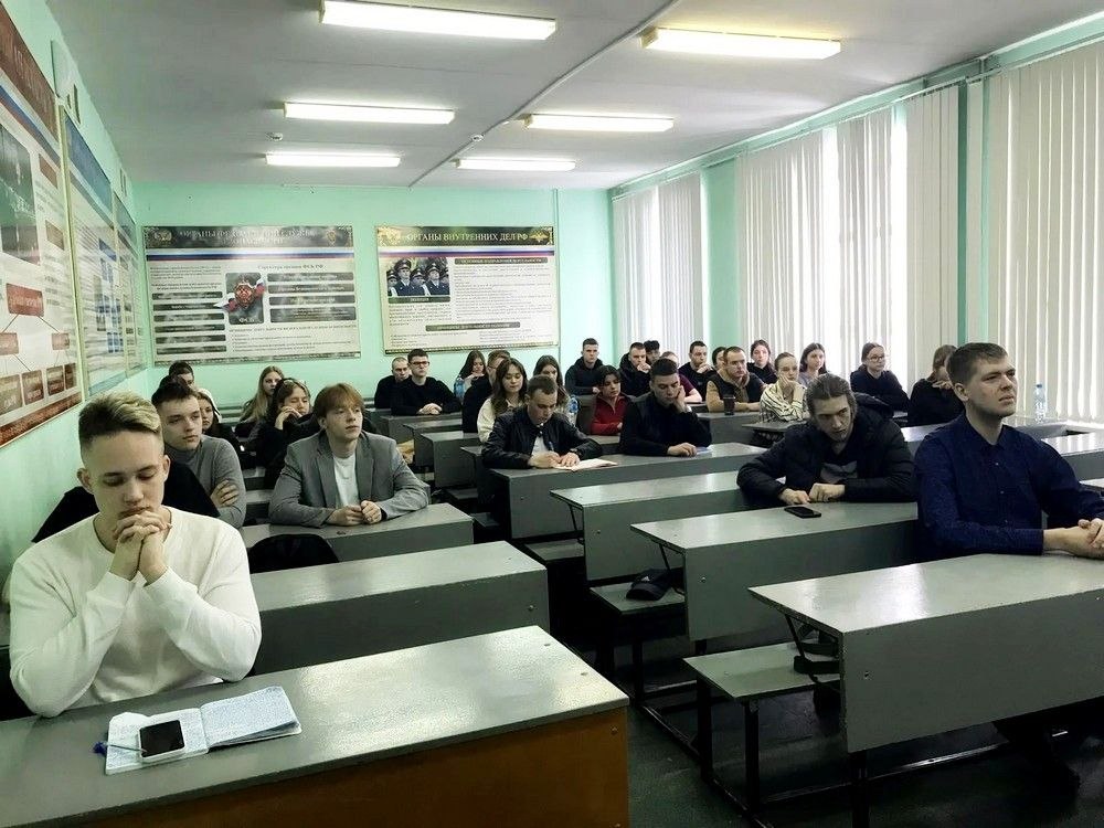 Сотрудники следственного управления СК России по Костромской области встретились со студентами университета Сотрудники следственного управления СК России по Костромской области встретились со студентами университета