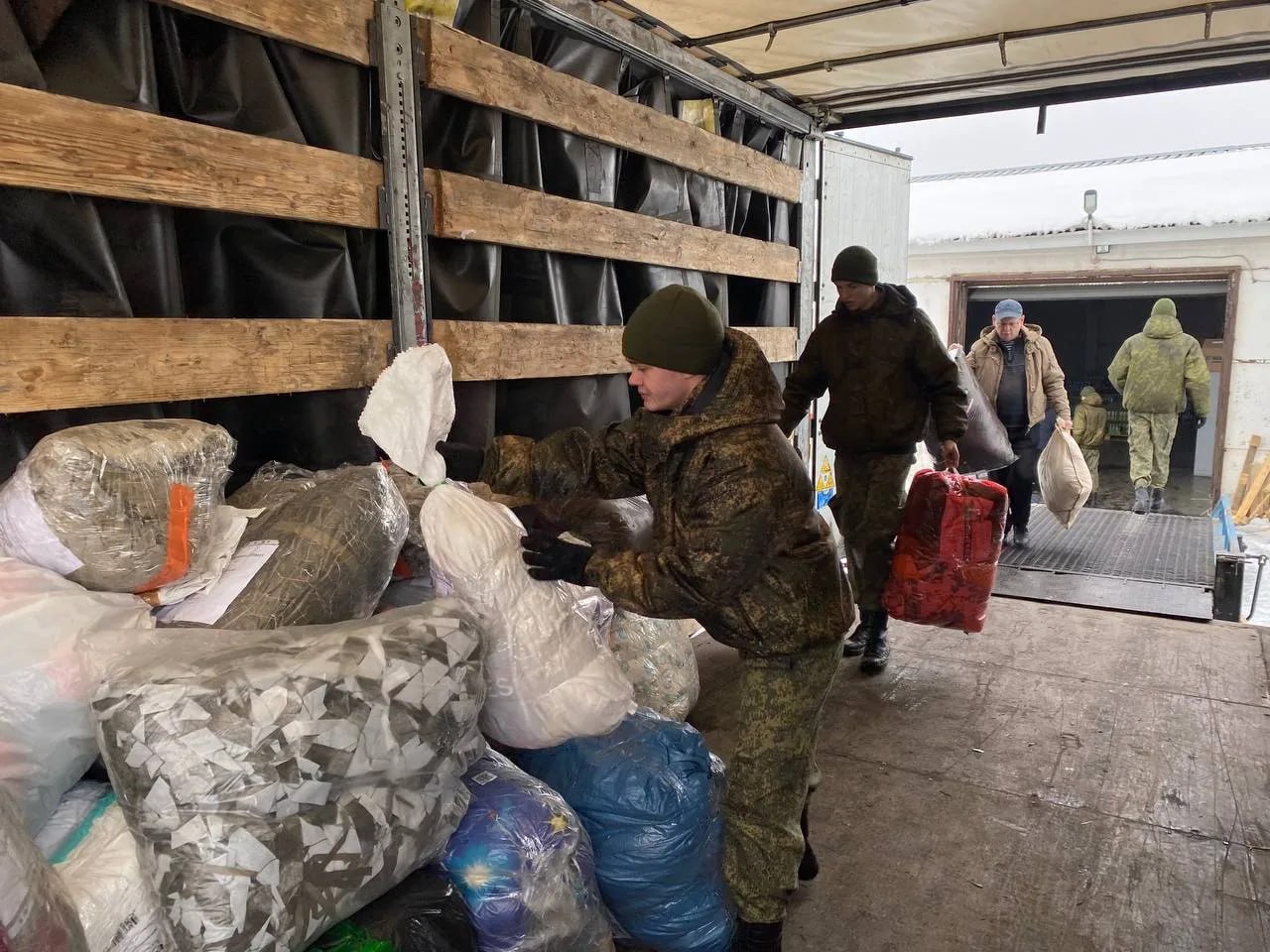 Волонтеры из Костромы отправили на фронт более двух тысяч посылок Волонтеры из Костромы отправили на фронт более двух тысяч посылок