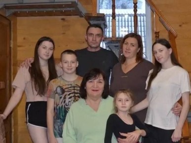 #КомандаСитникова. Губернатор Сергей Ситников направил поздравление семье Зорихиных, удостоенной медали ордена «Родительская слава»