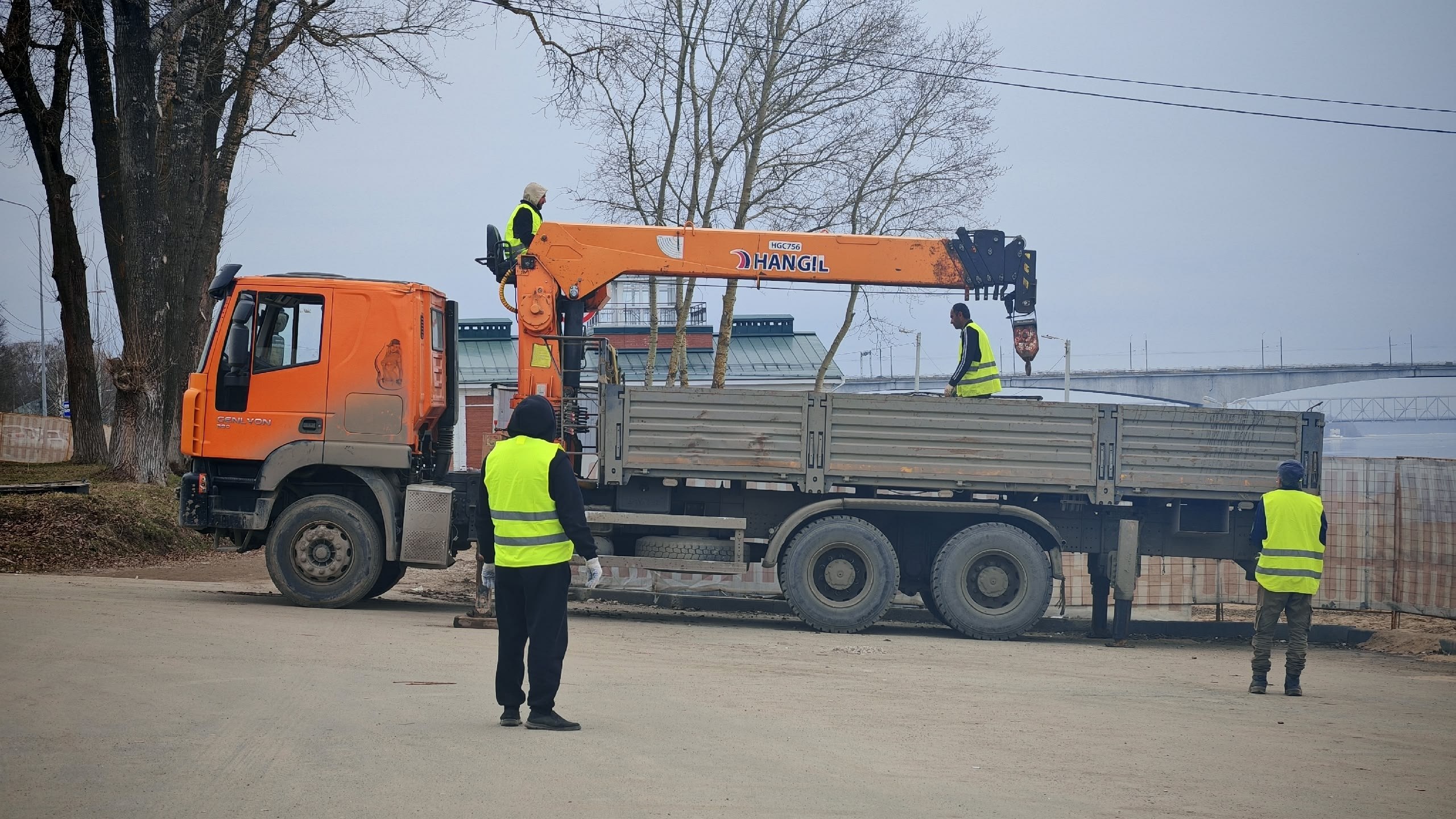 В Костроме начинается благоустройство двух смежных участков набережной реки Волги – от спасательной станции до ресторана «Белое солнце пустыни» и центрального пляжа В Костроме начинается благоустройство двух смежных участков набережной реки Волги – от спасательной станции до ресторана «Белое солнце пустыни» и центрального пляжа