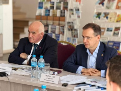 #КомандаСитникова. Сергей Ситников и Владимир Мединский в Костроме встретились с региональным отделением Союза писателей