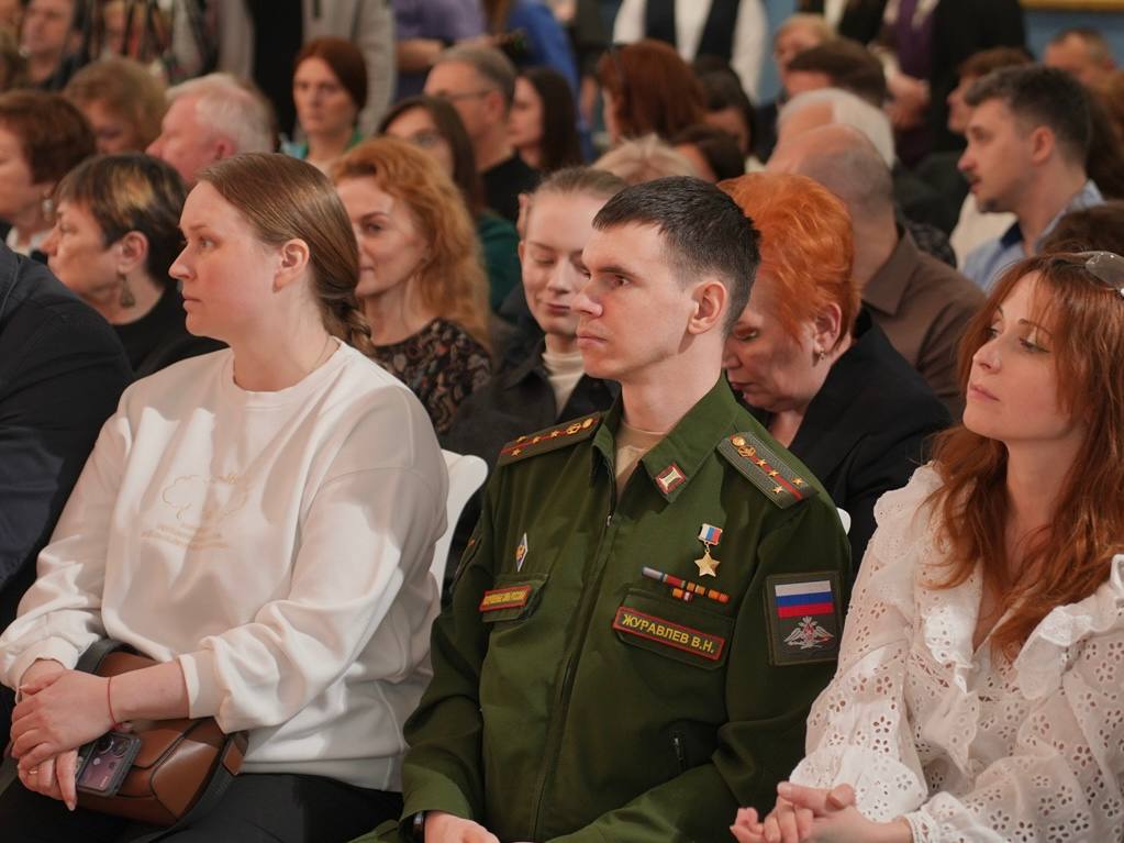 #КомандаСитникова. Владимир Мединский в Костроме выступил с благотворительной лекцией о малоизвестных страницах истории России XIX века #КомандаСитникова. Владимир Мединский в Костроме выступил с благотворительной лекцией о малоизвестных страницах истории России XIX века