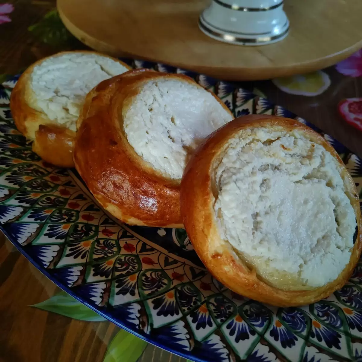 Ватрушки с творогом: как поднять любимую выпечку на новый уровень