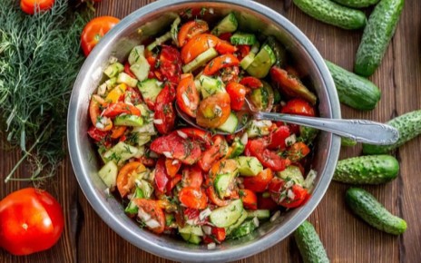 Мифы о сочетании огурцов и помидоров: что нужно знать