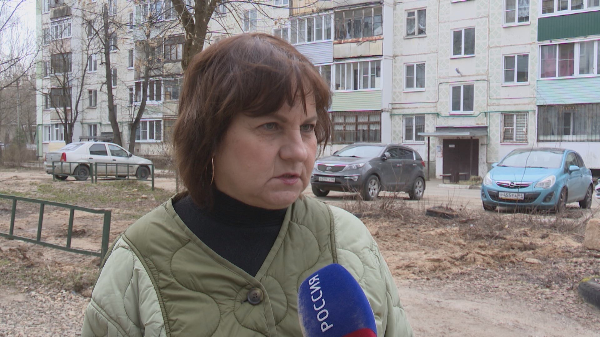 Ольга Соловьёва, старшая по дому: «Преимущество термомайзера, несомненно, есть. Зимой у нас было очень тепло, никто не замерзал. А сейчас - с потеплением - температура убавилась. То есть мы не будем переплачивать лишние...