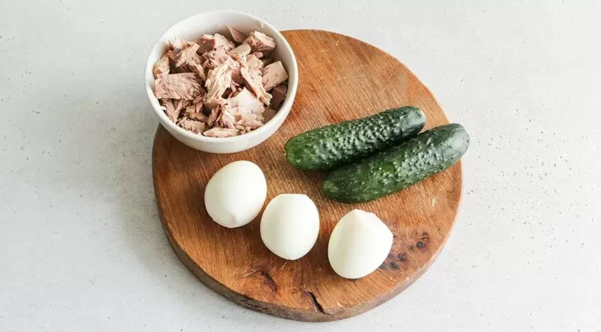 Легкий и вкусный салат с тунцом: идеальное сочетание свежести и питательности