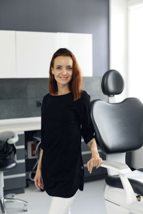 Профессиональная и домашняя чистка зубов: что выбрать для идеальной улыбки?