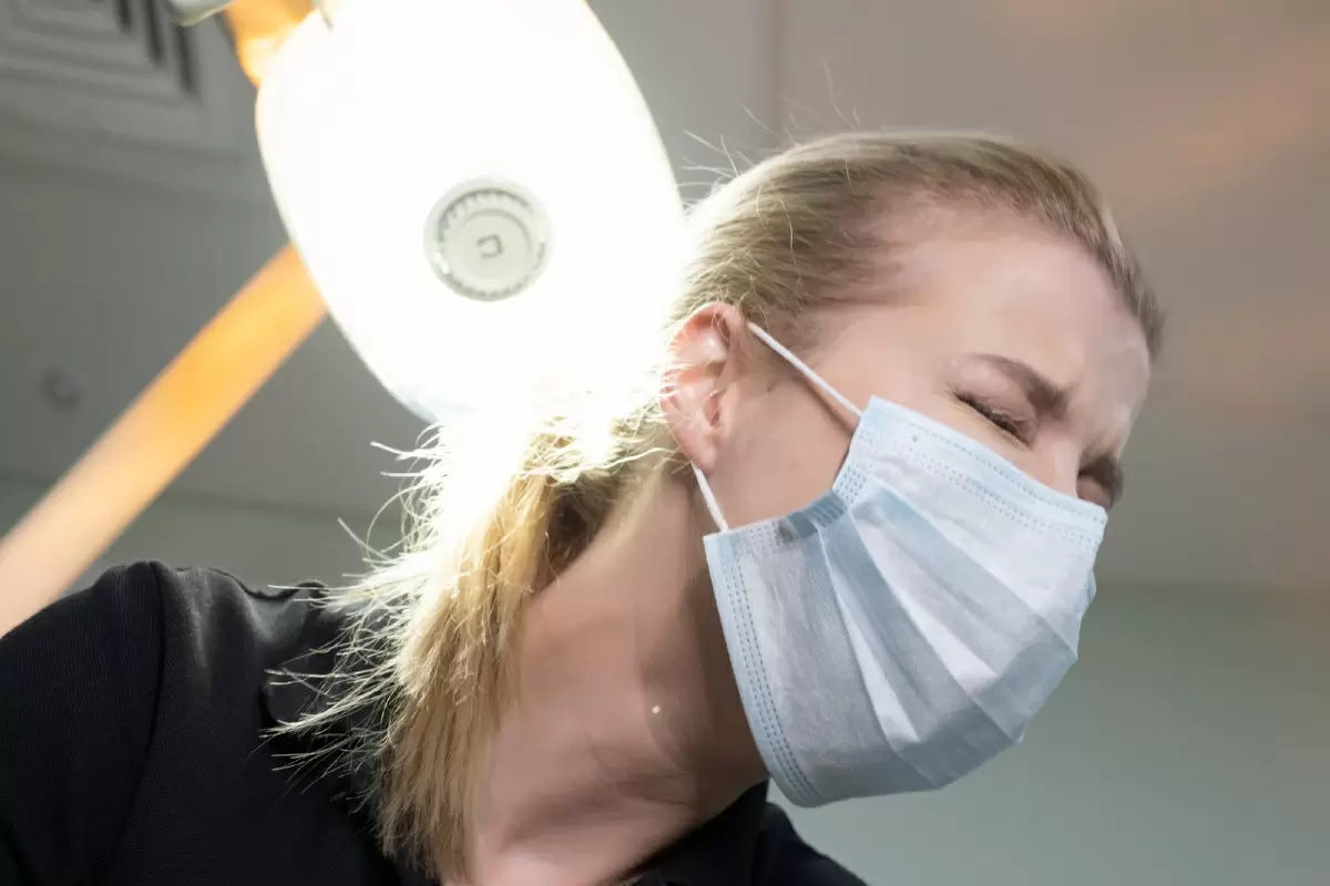 Почему профессиональная чистка зубов — это то, что нельзя игнорировать