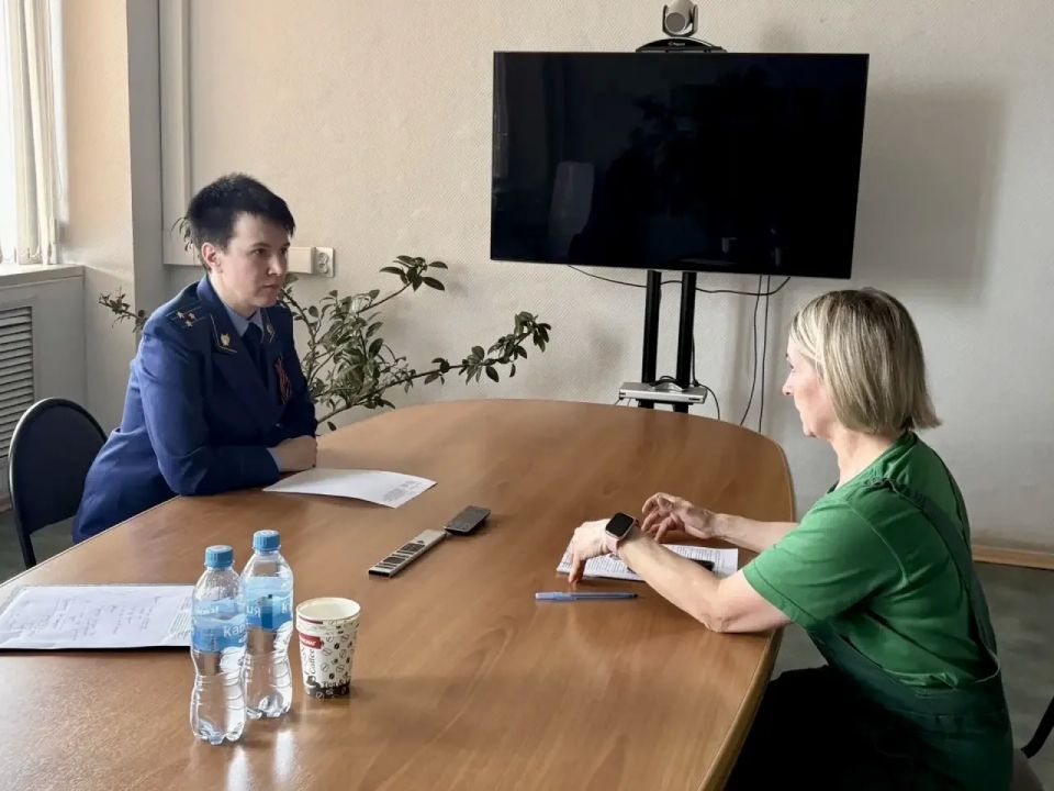 Прокурор Костромской области Екатерина Банникова с рабочим визитом посетила компанию, специализирующуюся на деревообработке Прокурор Костромской области Екатерина Банникова с рабочим визитом посетила компанию, специализирующуюся на деревообработке