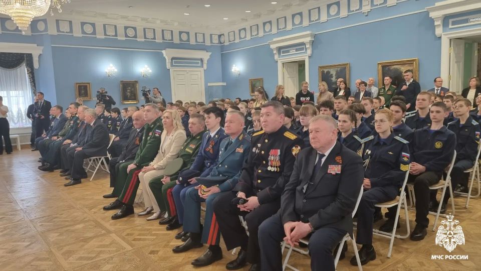Начальник Главного управления принял участие в торжественном мероприятии присвоения имени генерала Кириллова Клубу Юных Летчиков, Космонавтов и Десантников Начальник Главного управления принял участие в торжественном мероприятии присвоения имени генерала Кириллова Клубу Юных Летчиков, Космонавтов и Десантников
