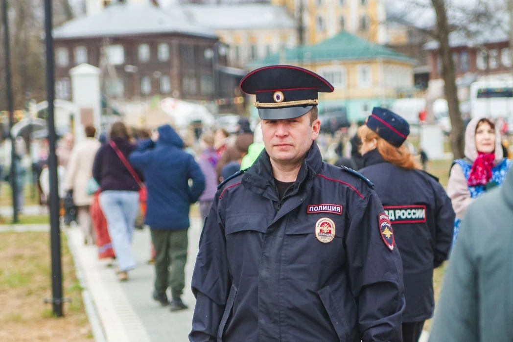 Друзья, удивительное зрелище можно наблюдать в эти дни в пойме реки Унжи, что протекает в Костромской области Друзья, удивительное зрелище можно наблюдать в эти дни в пойме реки Унжи, что протекает в Костромской области