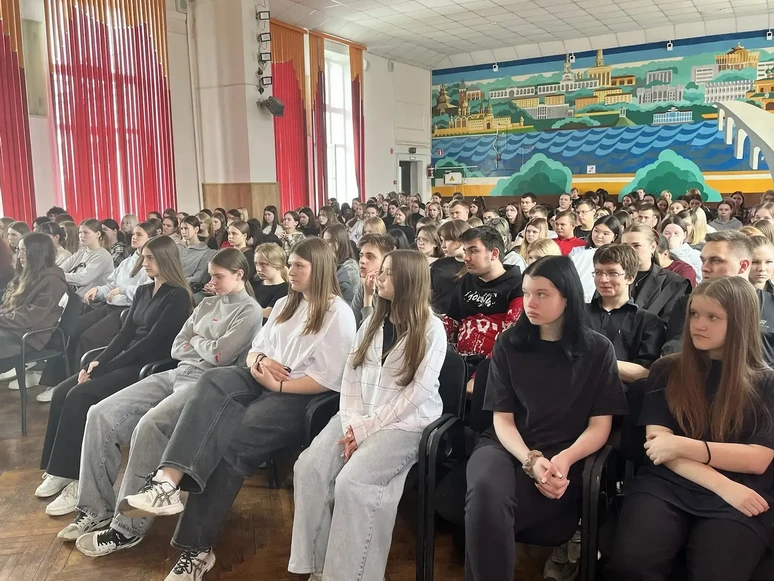Костромские полицейские научили студентов давать отпор мошенникам Костромские полицейские научили студентов давать отпор мошенникам
