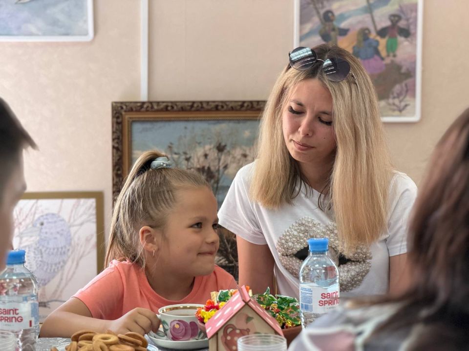«Поддерживайте друг друга – и делитесь хорошим настроением со своими мужчинами», — губернатор Сергей Ситников встретился с семьями сусанинцев, участвующих в специальной военной операции «Поддерживайте друг друга – и делитесь хорошим настроением со своими мужчинами», — губернатор Сергей Ситников встретился с семьями сусанинцев, участвующих в специальной военной операции