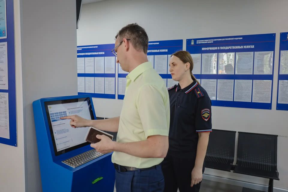 Член Общественного совета при УМВД Федор Зажогин оценил скорость и качество предоставления госуслуг при замене паспорта
