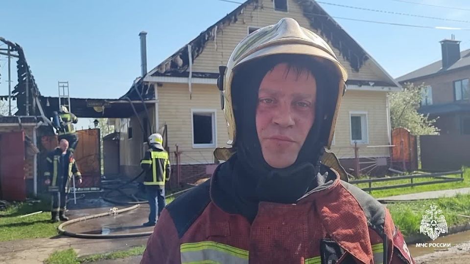 Огнеборцы МЧС России остановили распространение пожара в частном секторе г. Костромы