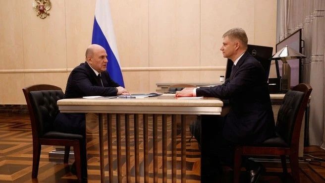 Михаил Мишустин встретился с главой РЖД Олегом Белозеровым