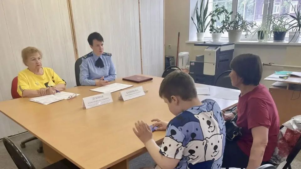 Прокурор Костромской области Екатерина Банникова провела выездной прием лиц с ограниченными возможностями здоровья в ОГКУ «Романовский реабилитационный центр инвалидов Костромской области» в Костроме Прокурор Костромской области Екатерина Банникова провела выездной прием лиц с ограниченными возможностями здоровья в ОГКУ «Романовский реабилитационный центр инвалидов Костромской области» в Костроме