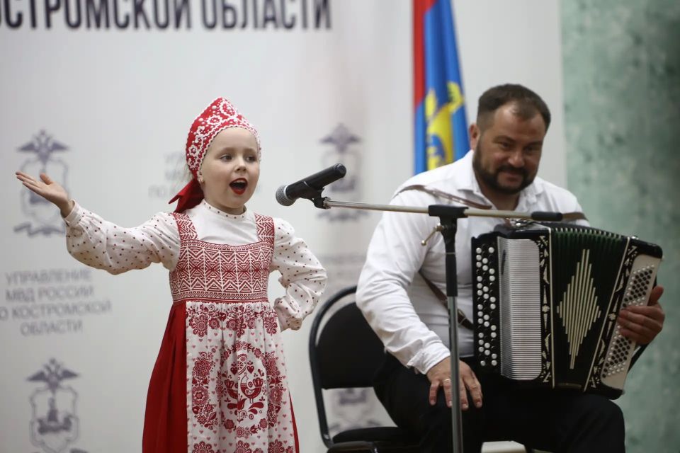 В Костроме в преддверии Дня защиты детей на базе регионального Управления МВД России состоялся традиционный конкурс детского творчества «Территория таланта» В Костроме в преддверии Дня защиты детей на базе регионального Управления МВД России состоялся традиционный конкурс детского творчества «Территория таланта»