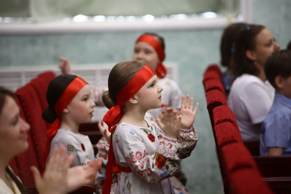 В Костроме в преддверии Дня защиты детей на базе регионального Управления МВД России состоялся традиционный конкурс детского творчества «Территория таланта» В Костроме в преддверии Дня защиты детей на базе регионального Управления МВД России состоялся традиционный конкурс детского творчества «Территория таланта»