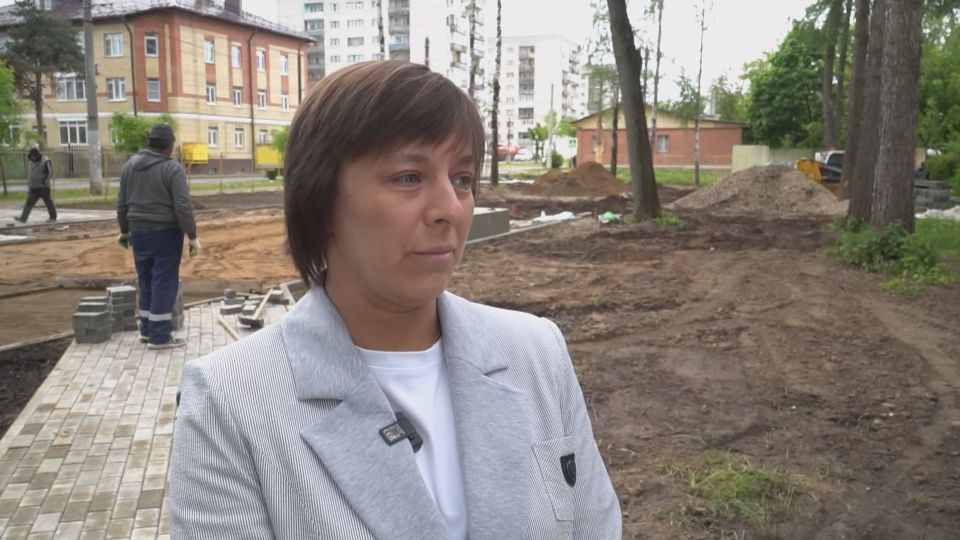 Венера Иксанова, первый заместитель директора МКУ «Чистый город»: «Здесь будет обустроена зона отдыха для всех граждан - со скамеечками, с урнами, с освещением. В центре сквера будет установлен памятный знак Федеральной...