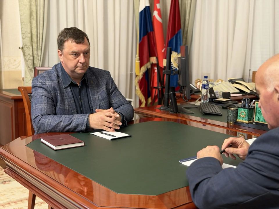 Сергей Ситников встретился с участником региональной кадровой программы «Герои-44» Олегом Виноградовым Сергей Ситников встретился с участником региональной кадровой программы «Герои-44» Олегом Виноградовым