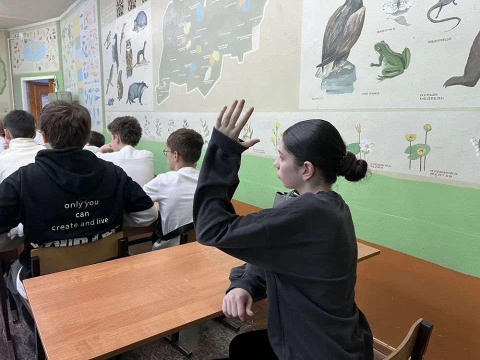 Следователь контрольно-следственного отдела СУ СК России по Костромской области провела профилактическое занятие для школьников Следователь контрольно-следственного отдела СУ СК России по Костромской области провела профилактическое занятие для школьников