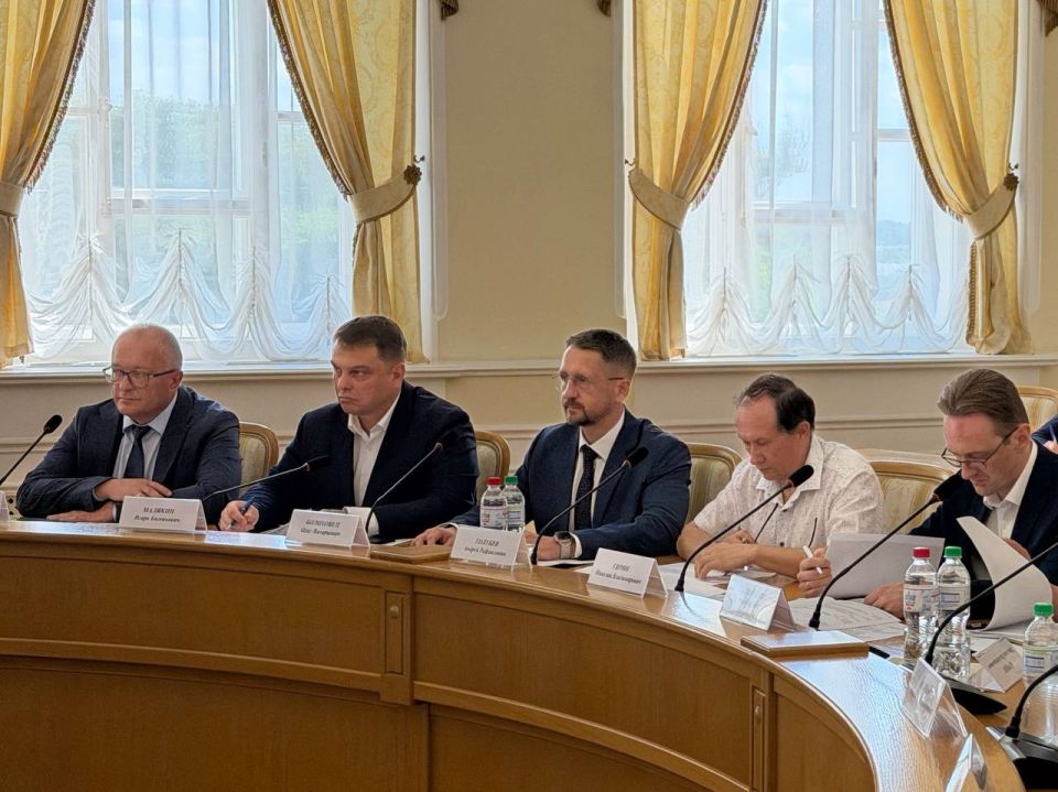 Сергей Ситников провёл штаб по строительству социально значимых объектов Сергей Ситников провёл штаб по строительству социально значимых объектов