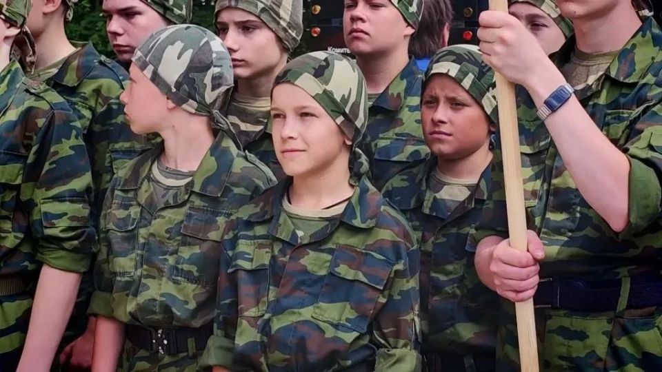 В Костроме открыли новый сквер «Щит и меч» В Костроме открыли новый сквер «Щит и меч»