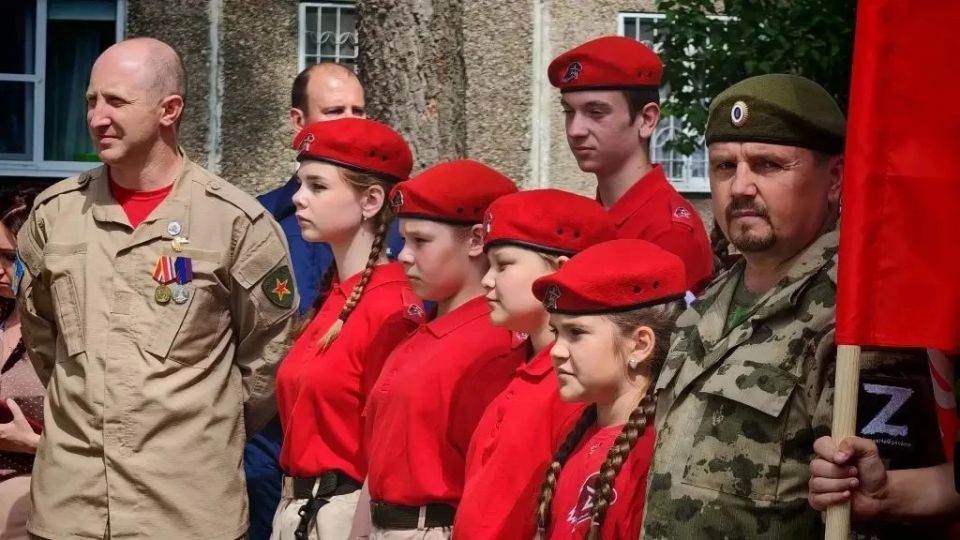 В Костроме открыли новый сквер «Щит и меч» В Костроме открыли новый сквер «Щит и меч»