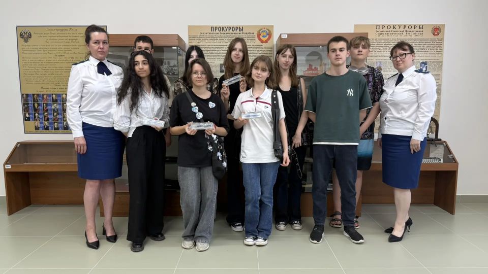 Учащиеся МБОУ г. Костромы «Центр образования «Волжский» посетили прокуратуру Костромской области Учащиеся МБОУ г. Костромы «Центр образования «Волжский» посетили прокуратуру Костромской области
