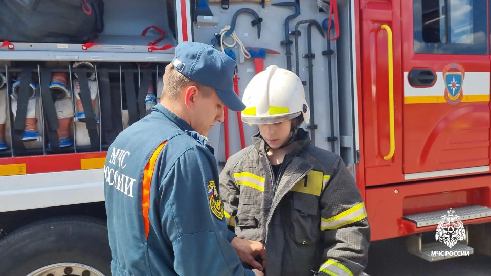 «Когда вырастем, мы тоже хотим быть пожарными!» – делятся эмоциями совсем юные костромичи «Когда вырастем, мы тоже хотим быть пожарными!» – делятся эмоциями совсем юные костромичи