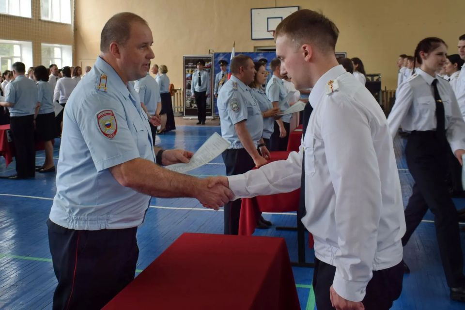 Более 40 молодых полицейских пополнили ряды костромской полиции Более 40 молодых полицейских пополнили ряды костромской полиции