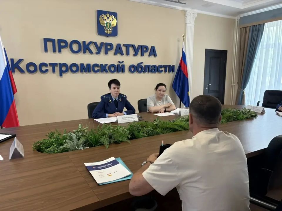 Прокурор Костромской области Екатерина Банникова совместно с Уполномоченным по правам ребенка в Костромской области Наталией Батаевой провели личный прием жителей региона Прокурор Костромской области Екатерина Банникова совместно с Уполномоченным по правам ребенка в Костромской области Наталией Батаевой провели личный прием жителей региона