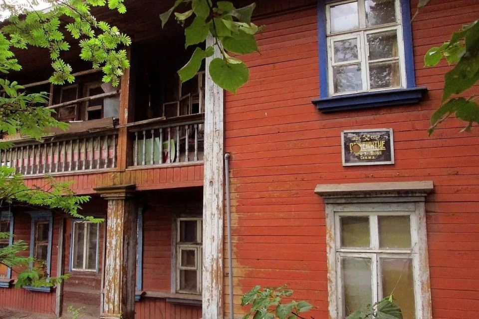 В Шарье полицейские и общественники провели рейд по городским объектам незавершенного строительства В Шарье полицейские и общественники провели рейд по городским объектам незавершенного строительства