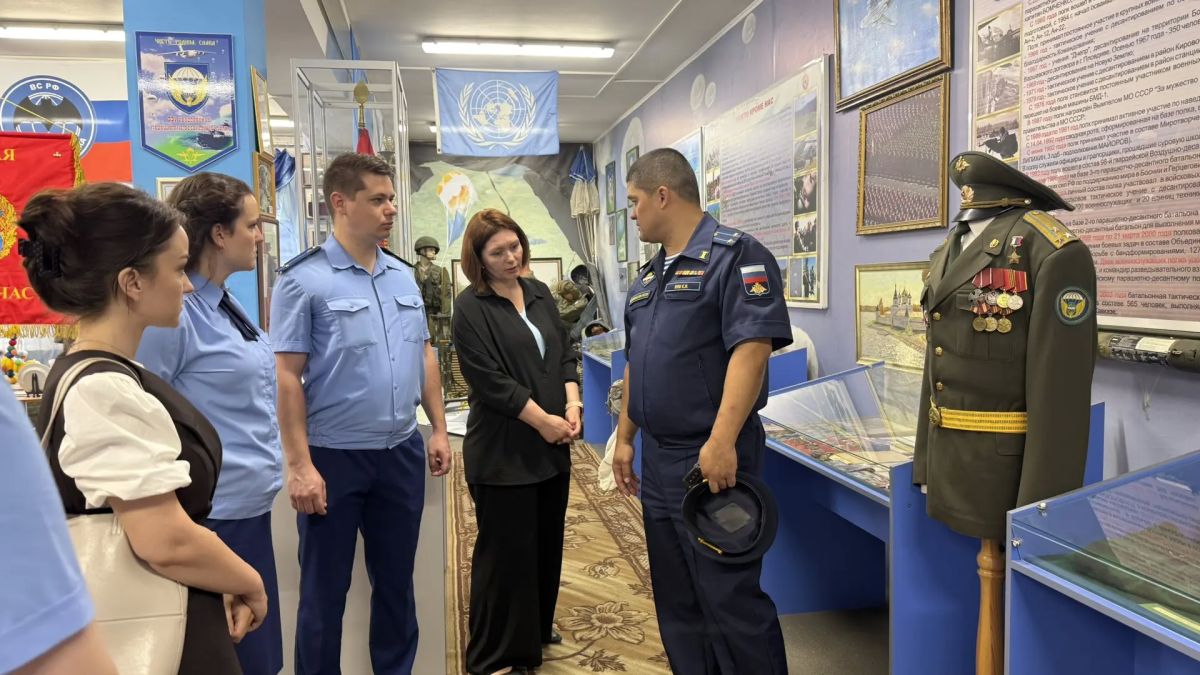 Молодые специалисты органов прокуратуры посетили музей 331-й гвардейского воздушно-десантный полка Молодые специалисты органов прокуратуры посетили музей 331-й гвардейского воздушно-десантный полка