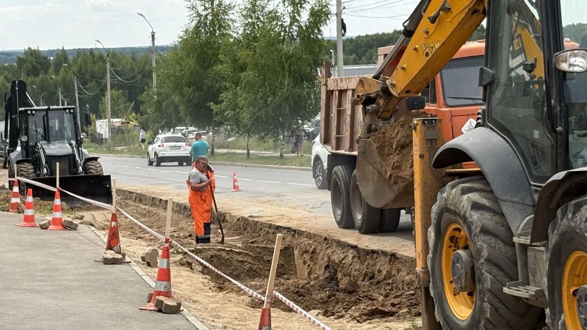На пересечении улиц Бульварной и Профсоюзной в Костроме началось устройство дополнительной полосы движения На пересечении улиц Бульварной и Профсоюзной в Костроме началось устройство дополнительной полосы движения