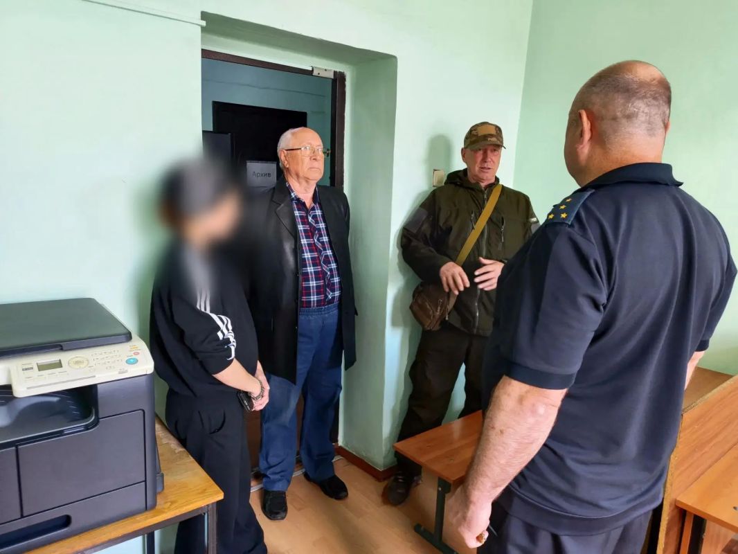 Сотрудники МО МВД России «Шарьинский» приняли представителей Общественного совета в рамках акции «Гражданский мониторинг» Сотрудники МО МВД России «Шарьинский» приняли представителей Общественного совета в рамках акции «Гражданский мониторинг»