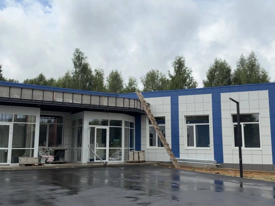 «На примере областного центра мы показываем пример эффективной градостроительной политики», – губернатор Сергей Ситников проверил ход работ на строящихся объектах в Давыдовском микрорайоне Костромы «На примере областного центра мы показываем пример эффективной градостроительной политики», – губернатор Сергей Ситников проверил ход работ на строящихся объектах в Давыдовском микрорайоне Костромы