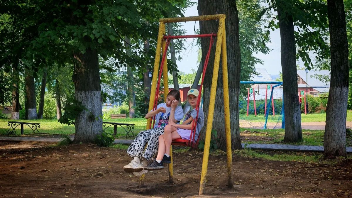 В усадьбе Ратьковых на улице Городской построили современное уличное освещение В усадьбе Ратьковых на улице Городской построили современное уличное освещение