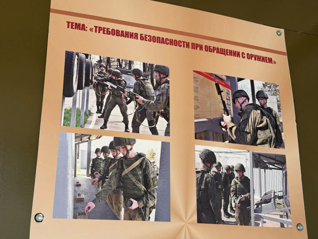 «Вы защищаете не просто предприятия, а всех нас, всех своих земляков», – Сергей Ситников встретился с бойцами первого отряда добровольческого формирования «БАРС-Кострома» «Вы защищаете не просто предприятия, а всех нас, всех своих земляков», – Сергей Ситников встретился с бойцами первого отряда добровольческого формирования «БАРС-Кострома»