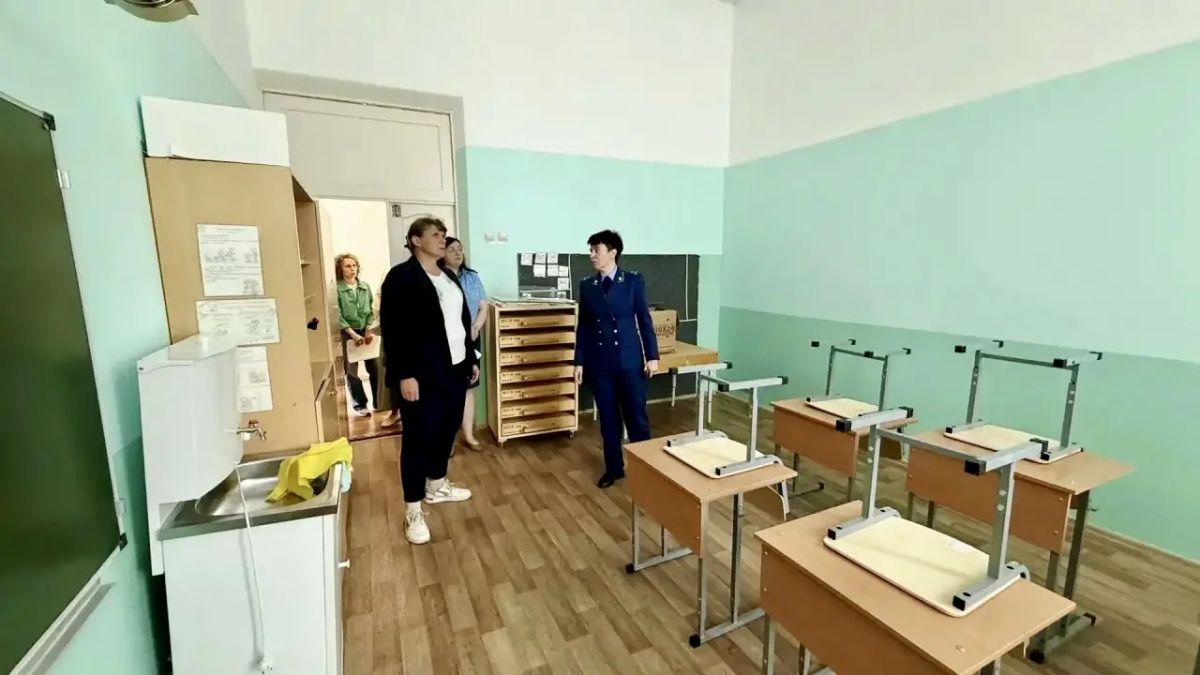 Прокурор области Екатерина Банникова проверила объект ГБОУ «Школа № 3 Костромской области для детей с ОВЗ» на ул. Юных Пионеров, д. 2, где проводятся ремонтные работы в рамках национального проекта «Молодежь и дети» Прокурор области Екатерина Банникова проверила объект ГБОУ «Школа № 3 Костромской области для детей с ОВЗ» на ул. Юных Пионеров, д. 2, где проводятся ремонтные работы в рамках национального проекта «Молодежь и дети»