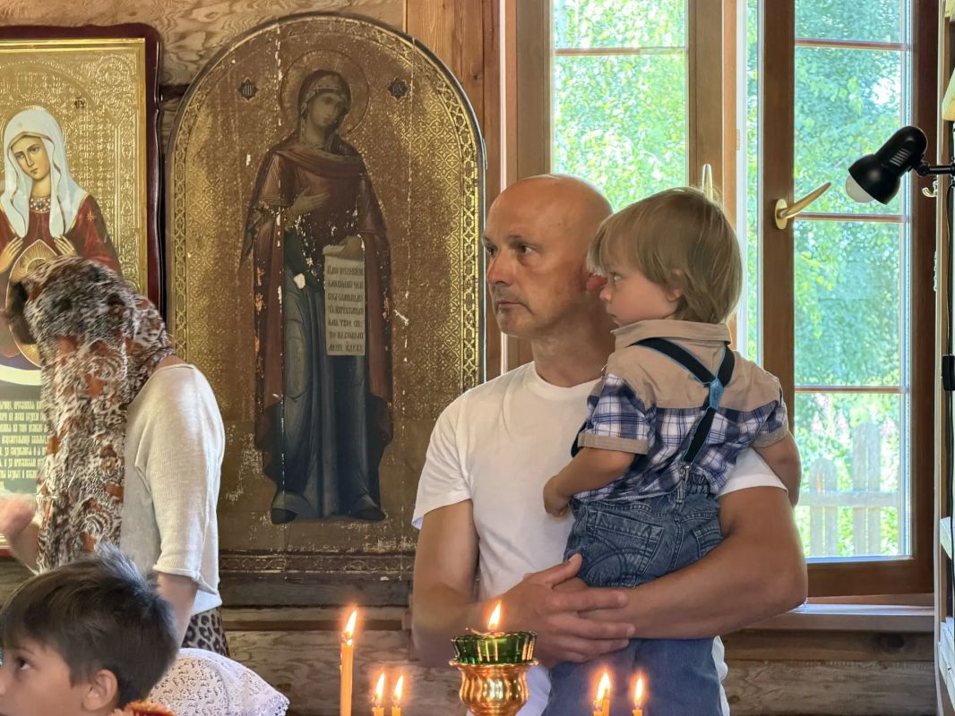 #СитниковНаСвязи. Добрый день, дорогие земляки! Сегодня принял участие в праздничном богослужении в храме поселка Волжский #СитниковНаСвязи. Добрый день, дорогие земляки! Сегодня принял участие в праздничном богослужении в храме поселка Волжский