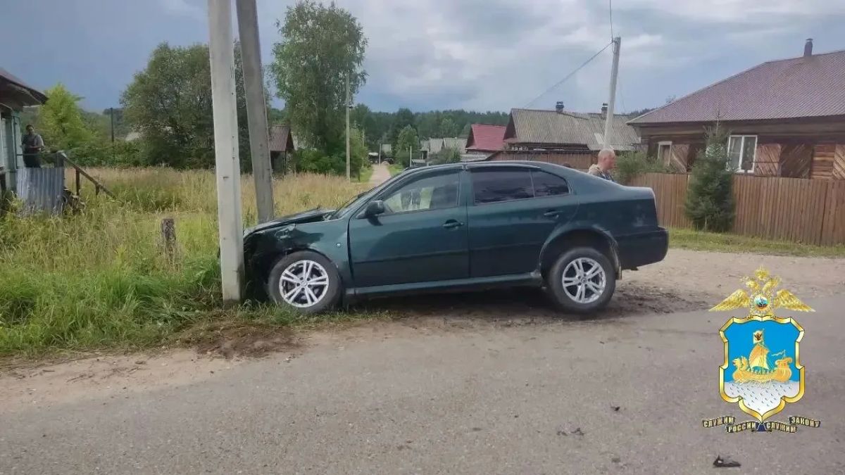 Сотрудники госавтоинспекции проводят проверку по факту ДТП с несовершеннолетним Сотрудники госавтоинспекции проводят проверку по факту ДТП с несовершеннолетним