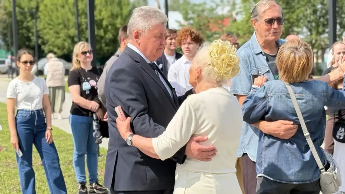 Новый сквер открыли на пересечении улиц Шагова и Скворцова в Костроме Новый сквер открыли на пересечении улиц Шагова и Скворцова в Костроме