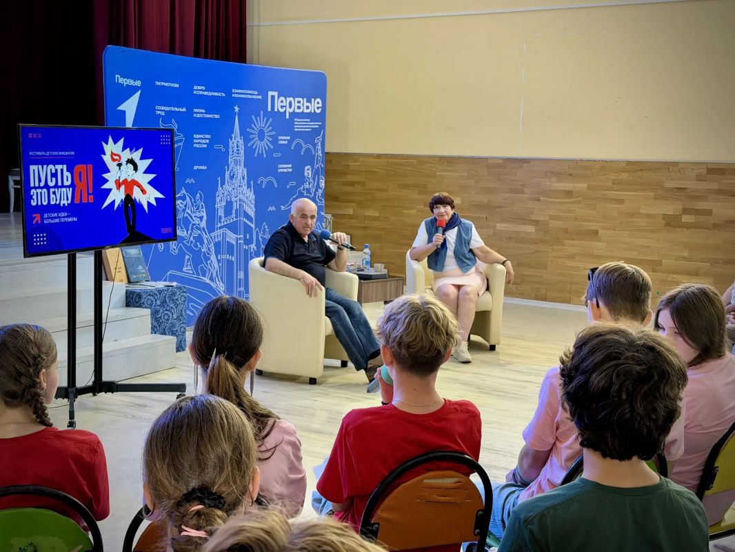 В лагере «Соколёнок» губернатор Сергей Ситников встретился с активистами смены В лагере «Соколёнок» губернатор Сергей Ситников встретился с активистами смены
