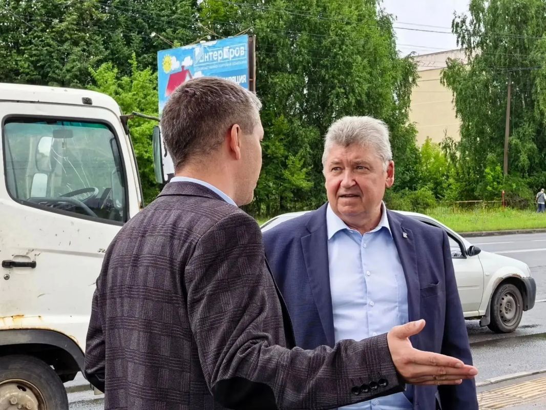 В Костроме установили шесть новых остановок В Костроме установили шесть новых остановок